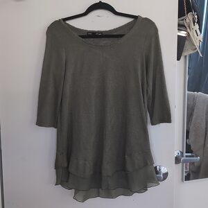 Living Doll Top Green Knit Round Neck Raw Edges Chiffon Hem Tunic Sz M